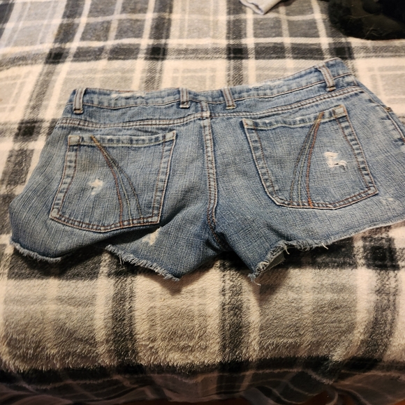 Short Jean Shorts - Picture 3 of 3